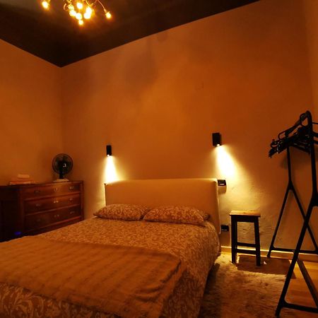 Curt Da Beta - Casa Vacanze Con Giardino In Corte Del XVIII Secolo Malnate Bagian luar foto