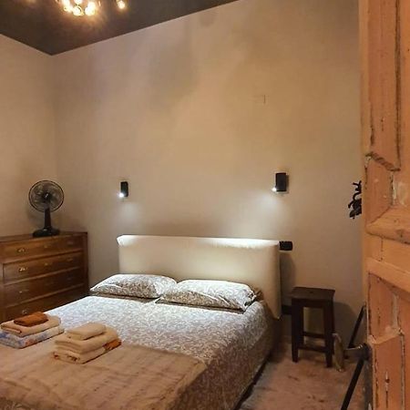 Curt Da Beta - Casa Vacanze Con Giardino In Corte Del XVIII Secolo Malnate Bagian luar foto
