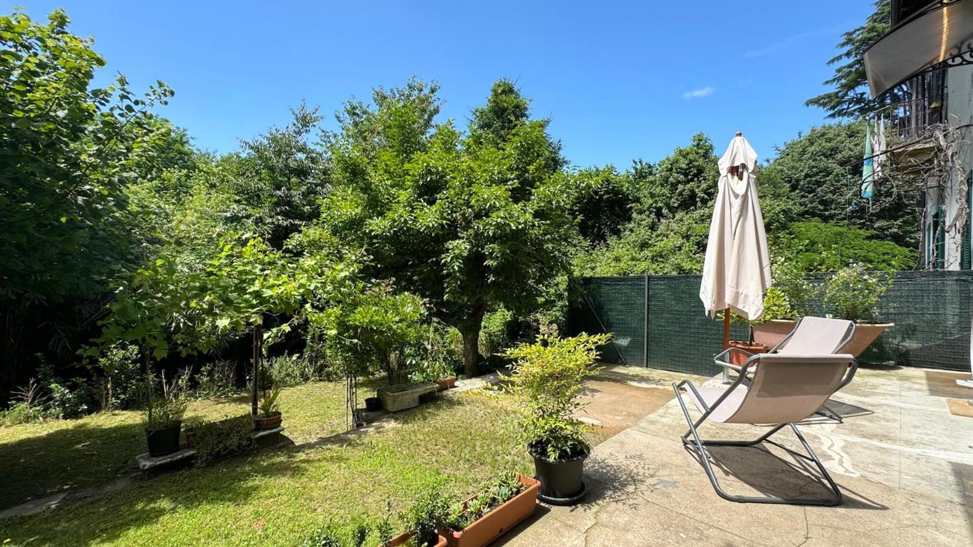Curt Da Beta - Casa Vacanze Con Giardino In Corte Del XVIII Secolo Malnate Bagian luar foto
