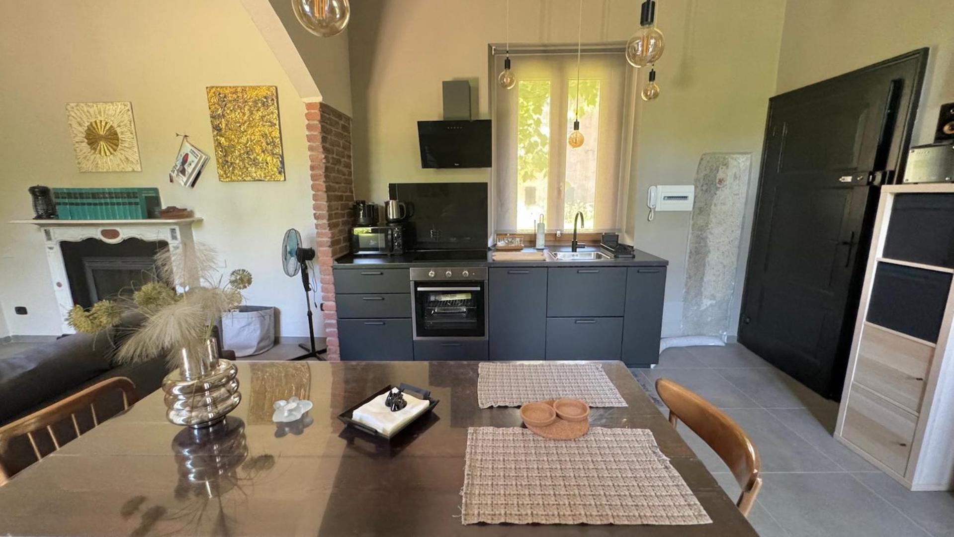 Curt Da Beta - Casa Vacanze Con Giardino In Corte Del XVIII Secolo Malnate Bagian luar foto