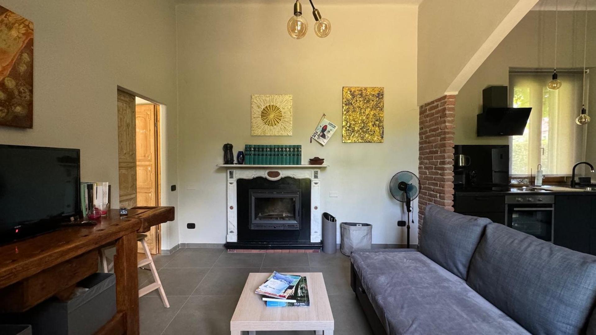 Curt Da Beta - Casa Vacanze Con Giardino In Corte Del XVIII Secolo Malnate Bagian luar foto